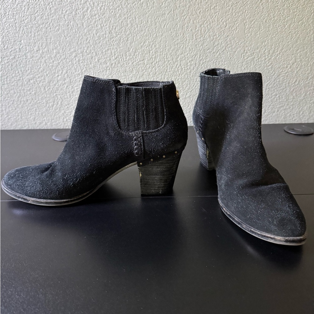 Steve Madden Black Suede Ankle Boots 9